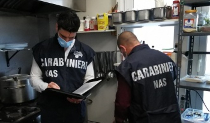 Scarse condizioni igieniche in una panetteria di Orbassano
