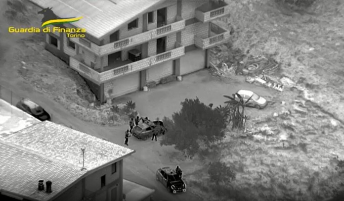 Sfuggì all’arresto a Torino, catturato nella Locride latitante accusato di associazione mafiosa