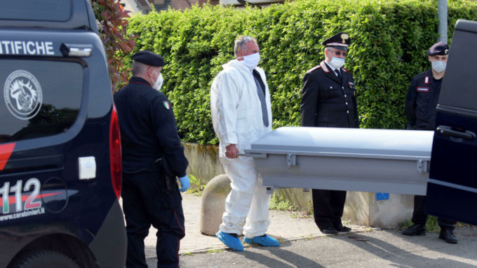 Ad Alpignano ritrovato in un giardino privato il corpo privo di vita di una donna