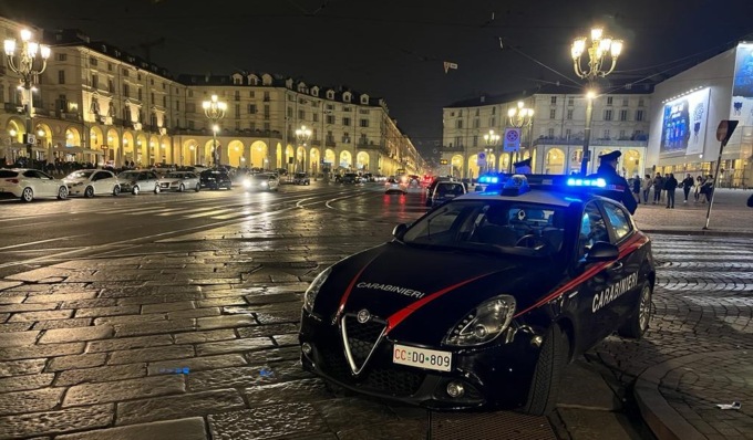 Scoperto giro di prostituzione maschile, droga in cambio di rapporti sessuali: 8 arresti