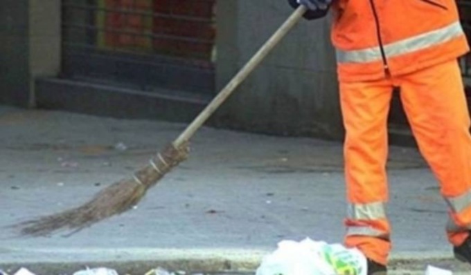 Strade sporche a Torino, Lo Russo ordina 100 assunzioni di operatori ecologici a Amiat