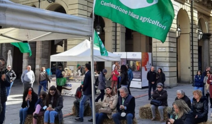 Agricoltori e allevatori sotto il Comune di Torino per dire “no” ad un’agricoltura fantasma
