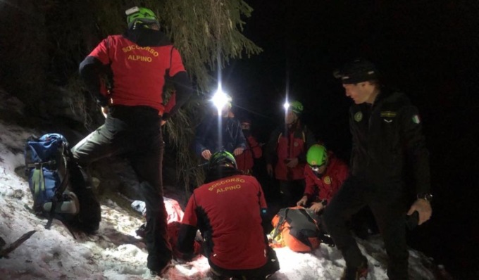 Bloccata sulla neve con abiti leggeri, escursionista 53enne muore per ipotermia