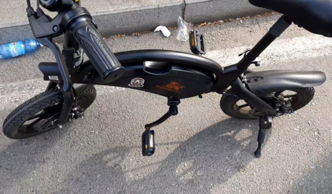 Trasforma la bicicletta in un ciclomotore, sequestro e maxi multa
