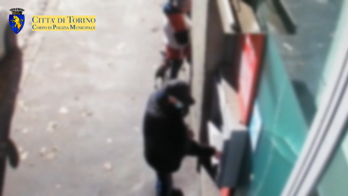 13 misure cautelari per i 29 borseggiatori dei mezzi pubblici indagati dai vigili