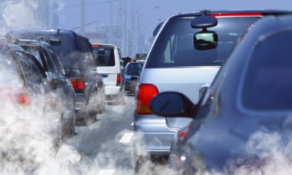 Smog, semaforo arancione: oggi e domani limitazioni al traffico