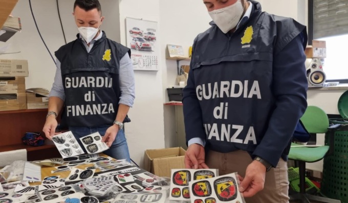 Sequestrati oltre 400mila ricambi auto e accessori “taroccati”: 25 persone denunciate