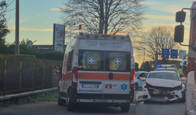 Tragico schianto in Tangenziale Sud tra auto e moto, muore centauro 41enne