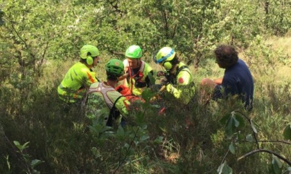 Si frattura una gamba nei boschi del Moncuni, escursionista recuperata dall'elisoccorso