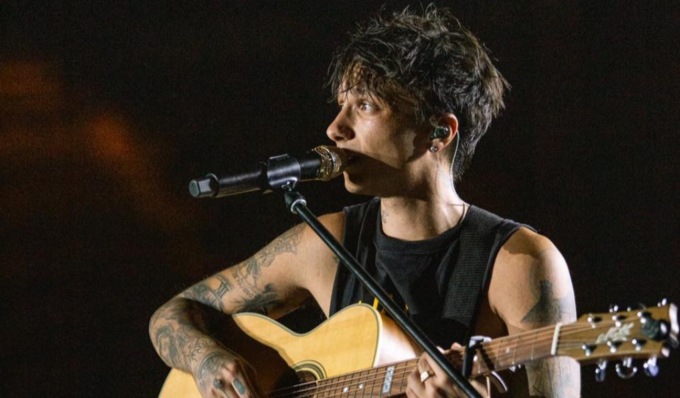 Operaio torinese colpito da una trave d’acciaio mentre smontava il palco del concerto di Ultimo