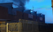 Ennesimo incendio in un capannone nella zona industriale di Beinasco: nessun ferito