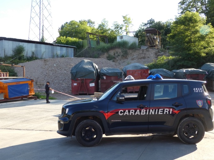 Sequestrato impianto di rifiuti: sei indagati, tra cui anche i dipendenti