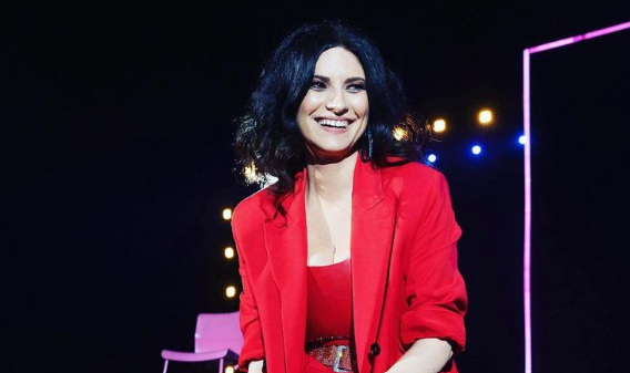 Laura Pausini ha salvato una donna di Torino vittima di violenze: “Ho mandato più volte la polizia a casa sua”