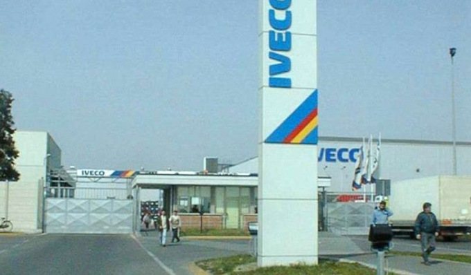 Iveco torna a produrre bus in Italia, a Torino la fabbrica delle batterie di ultima generazione
