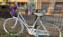 Ciclista morto travolto da una Volante: "Subito limite dei 30 all'ora in città"