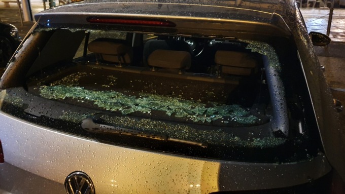 Maltempo nel Torinese: caduti chicchi di grandine grossi come noci. Danneggiate auto e campi
