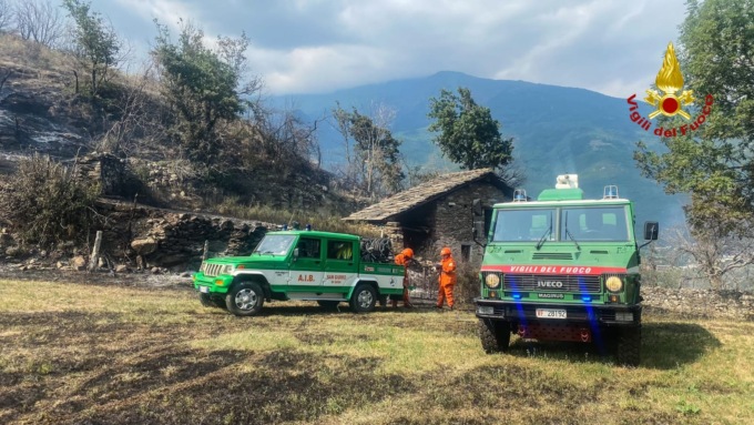Intervento dei pompieri a San Giorio: bruciata una piccola parte di bosco