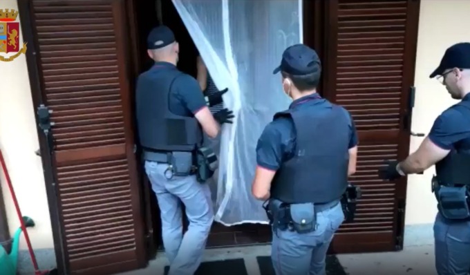 Traffico internazionale di stupefacenti, smantellato sodalizio criminale: 20 arresti