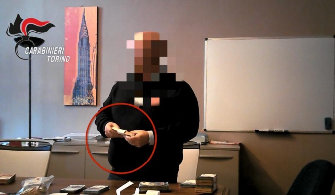 Commercialisti e imprenditori del Torinese avevano architettato una truffa da 25 milioni di euro