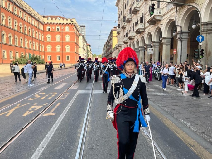 Scuola Allievi Carabinieri, la grande sfilata nel centro di Torino