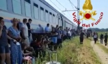 Riattivata la circolazione sulla Torino-Milano: ripartito il treno dopo due ore sotto il sole in aperta campagna