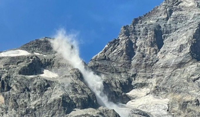 Dopo la Marmolada, un distacco anche sul Cervino: stavolta sono pietre