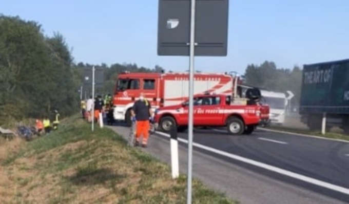 Schianto sul raccordo Ivrea-Santhià: muoiono madre, padre e figlio 15enne
