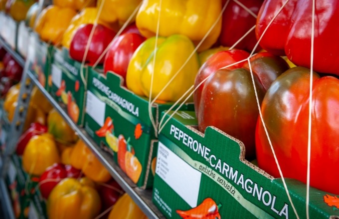 Soffocato da un boccone di cibo alla Sagra del Peperone: ragazzo salvato dai finanzieri