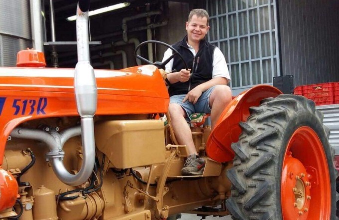 Travolto dal suo trattore: agricoltore 30enne muore al Cto