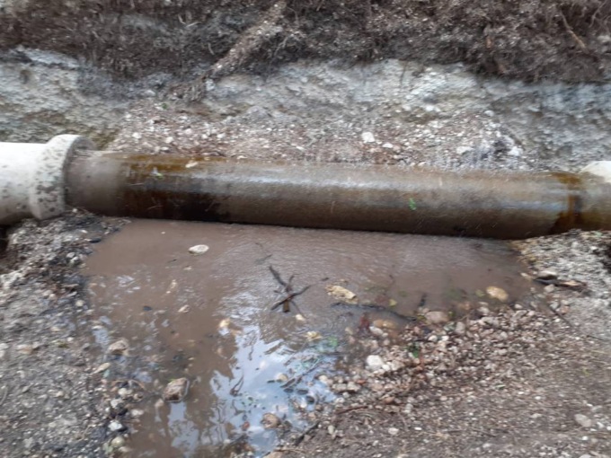 Nichelino, si rompe un tubo dell’acqua e si allaga la strada