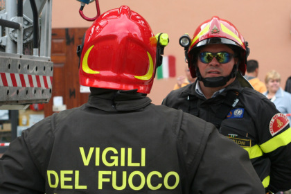 Incendio a Cavour: paura in via Goito, tre minori soccorsi dal 118