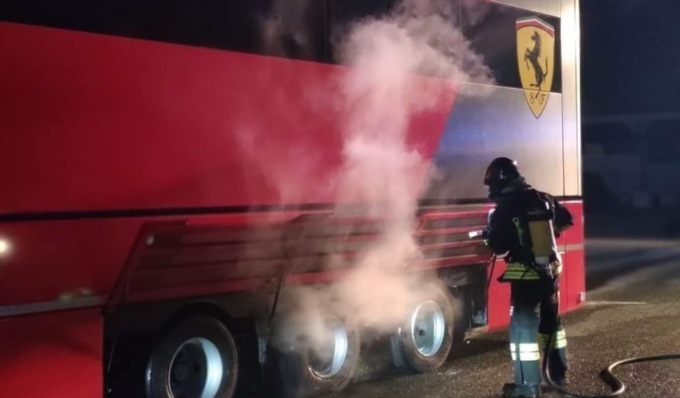 Principio d’incendio per un Tir della Ferrari all’autoporto di Susa: era diretto a Monza