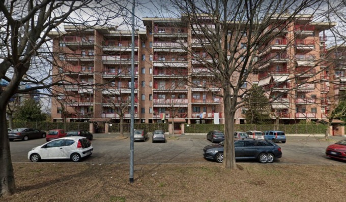 Non lo vedono in giro da alcuni giorni, trovato morto in casa