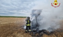 Carmagnola, imballatrice prende fuoco dopo un guasto: domate le fiamme dai pompieri
