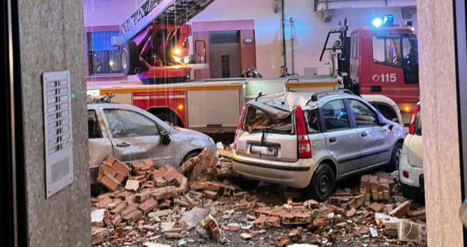 Drammatica esplosione in una palazzina. Cinque feriti, sventrato un appartamento