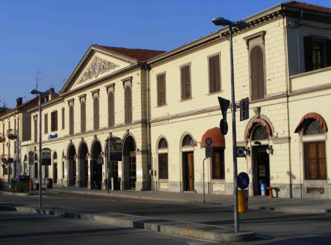 Pinerolo, rissa tra baby gang in piazza Garibaldi: un ragazzo ferito e cinque fermati