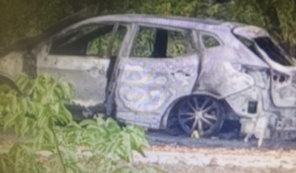 Cadavere carbonizzato di un uomo di 38 anni all’interno di un’auto