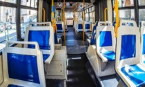 Controlli sui bus, 107 passeggeri trovati senza biglietto: scattano le multe