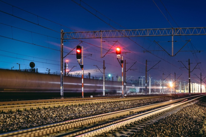 Villastellone, uomo travolto e ucciso da un treno sulla linea ferroviaria Torino-Savona
