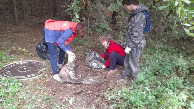 Nichelino, volontari di #IoMiRifiuto di nuovo al lavoro dopo tre settimane per ripulire le sponde del Sangone
