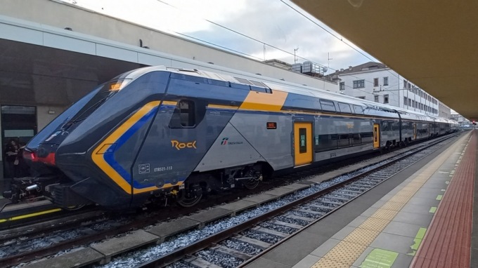 Tratta ferroviaria Pinerolo-Chivasso, i sindaci “via i passaggi a livello”