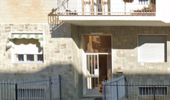 Muore folgorato mentre sostituisce una presa elettrica, aveva 51 anni