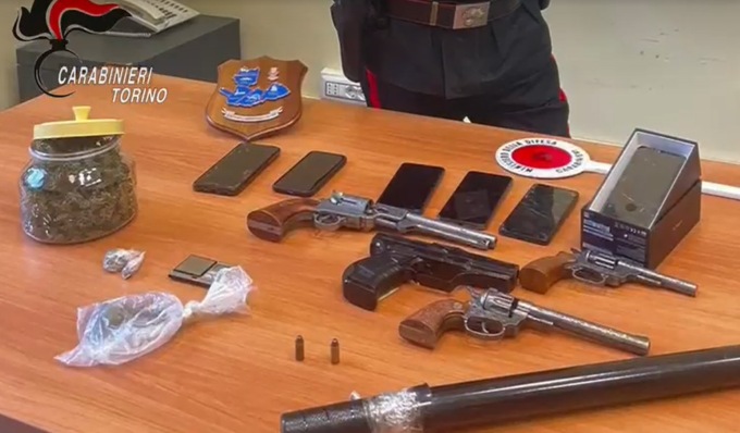 Rapina a mano armata a corriere, rubata canapa light per 2mila euro: cinque minorenni denunciati