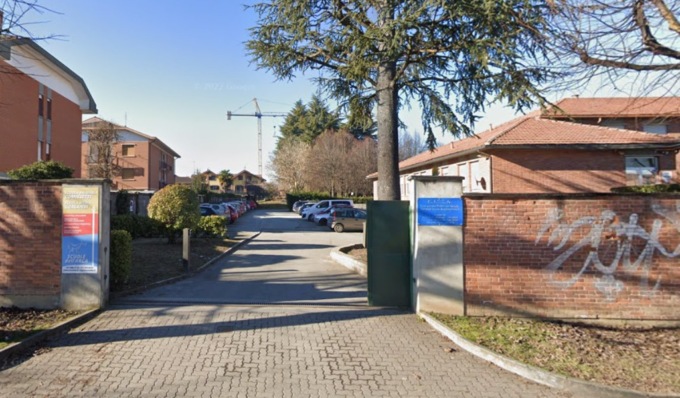 Paura a scuola, cade cancello durante l’uscita degli studenti
