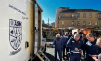 Controlli al mercato di Porta Palazzo: sottoposti a raggi X articoli di bigiotteria