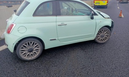 Percorre la sopraelevata di Moncalieri e si schianta contro il guard rail: una donna ferita