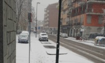 Polemiche a Nichelino dopo la caduta della neve. I cittadini: "Strade impraticabili"