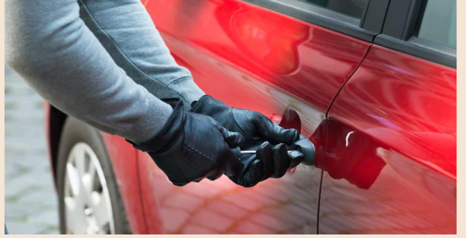Rubato da ignoti del materiale da lavoro all’interno di un furgone parcheggiato a Borgaretto