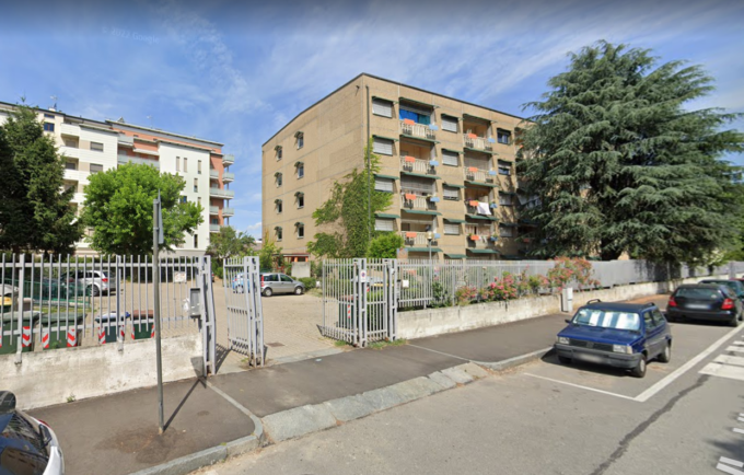 Paura nella notte di Natale, intero edificio a fuoco: dieci persone intossicate