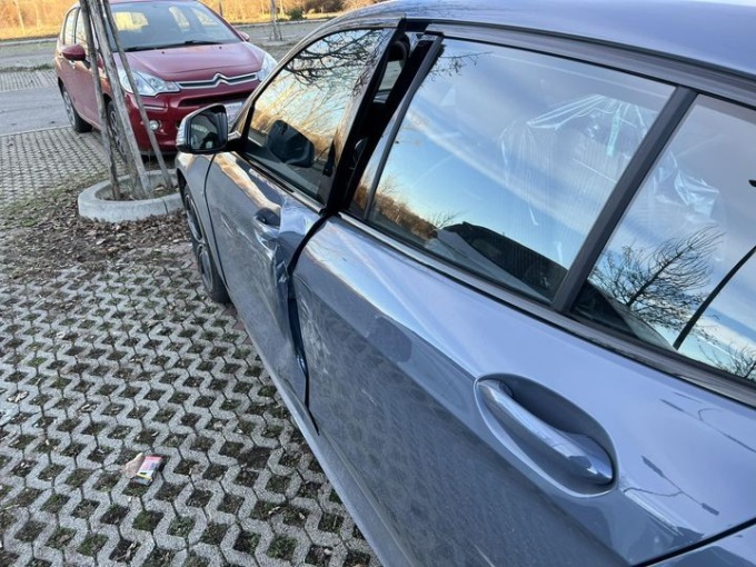 E’ caccia al pirata della strada che ha urtato una Bmw in tangenziale a Stupinigi